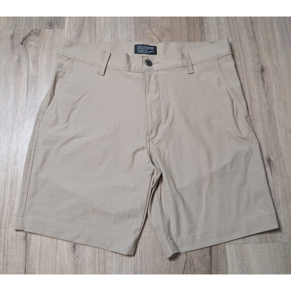 NWOT Levi's Size 32X8 Shorts XX Chino Standard Fit Khaki Tech Fabric Preppy Golf